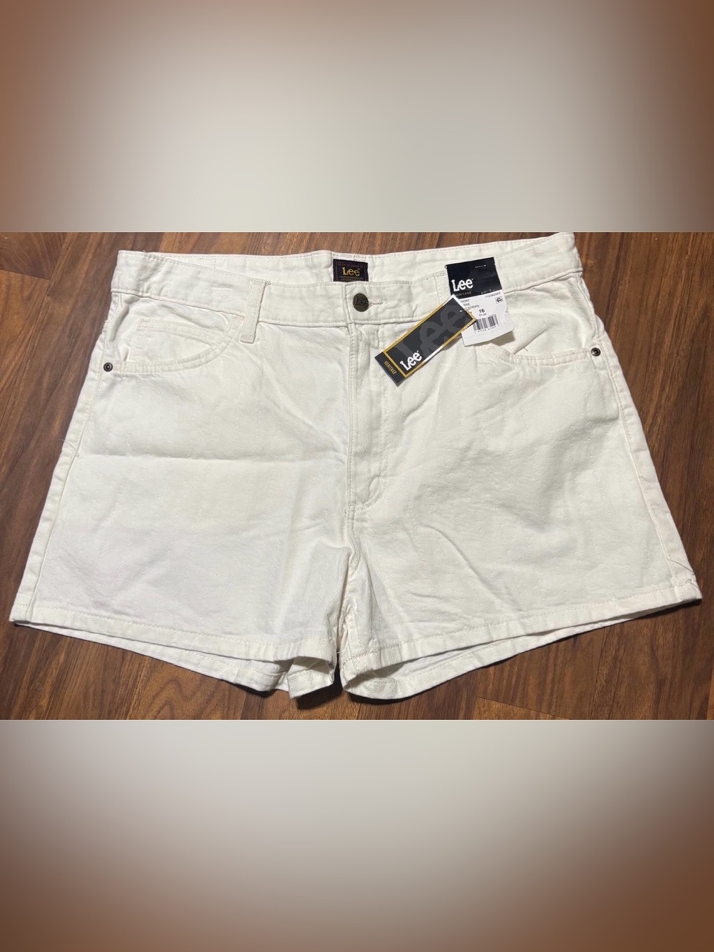 Lee Heritage Women's White Stripe Denim mid rise shorts size 16